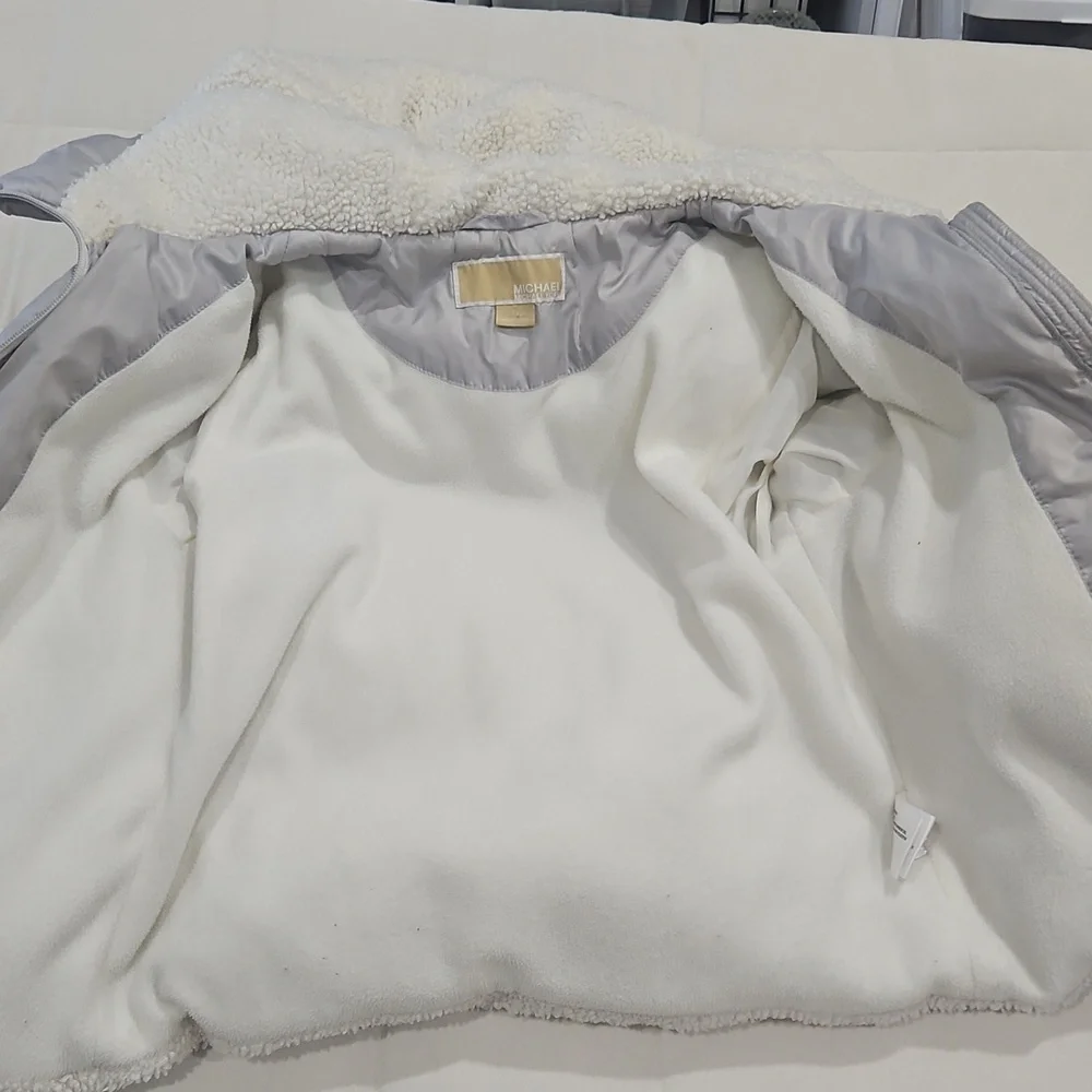 Michael Kors Light Grey Puffer Coat Size 7/8